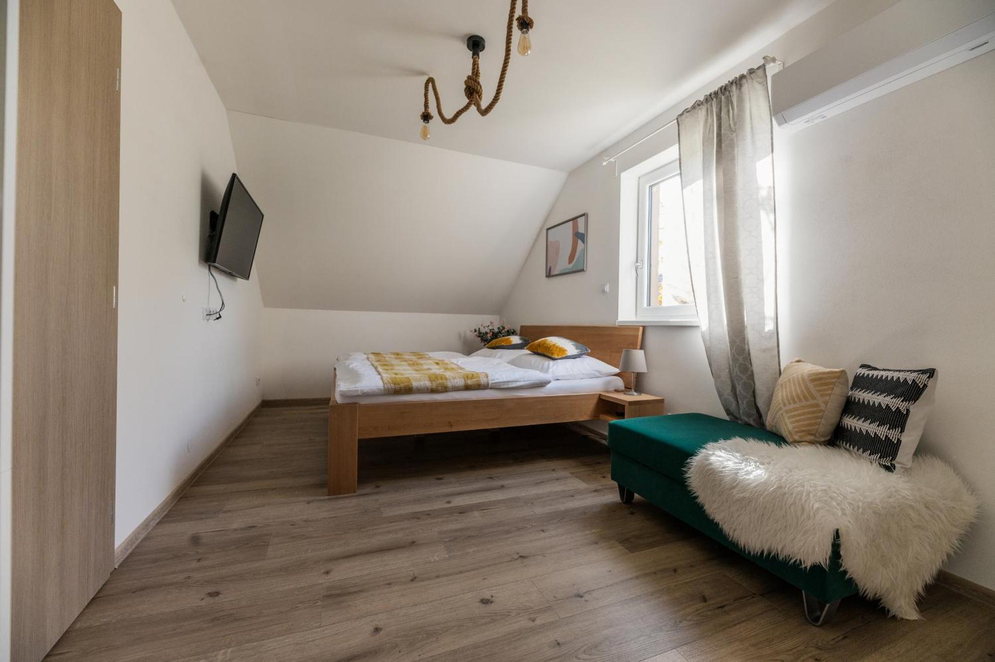 Rekreacni Dum U Jezer, Milovice 6 Villa Exterior foto