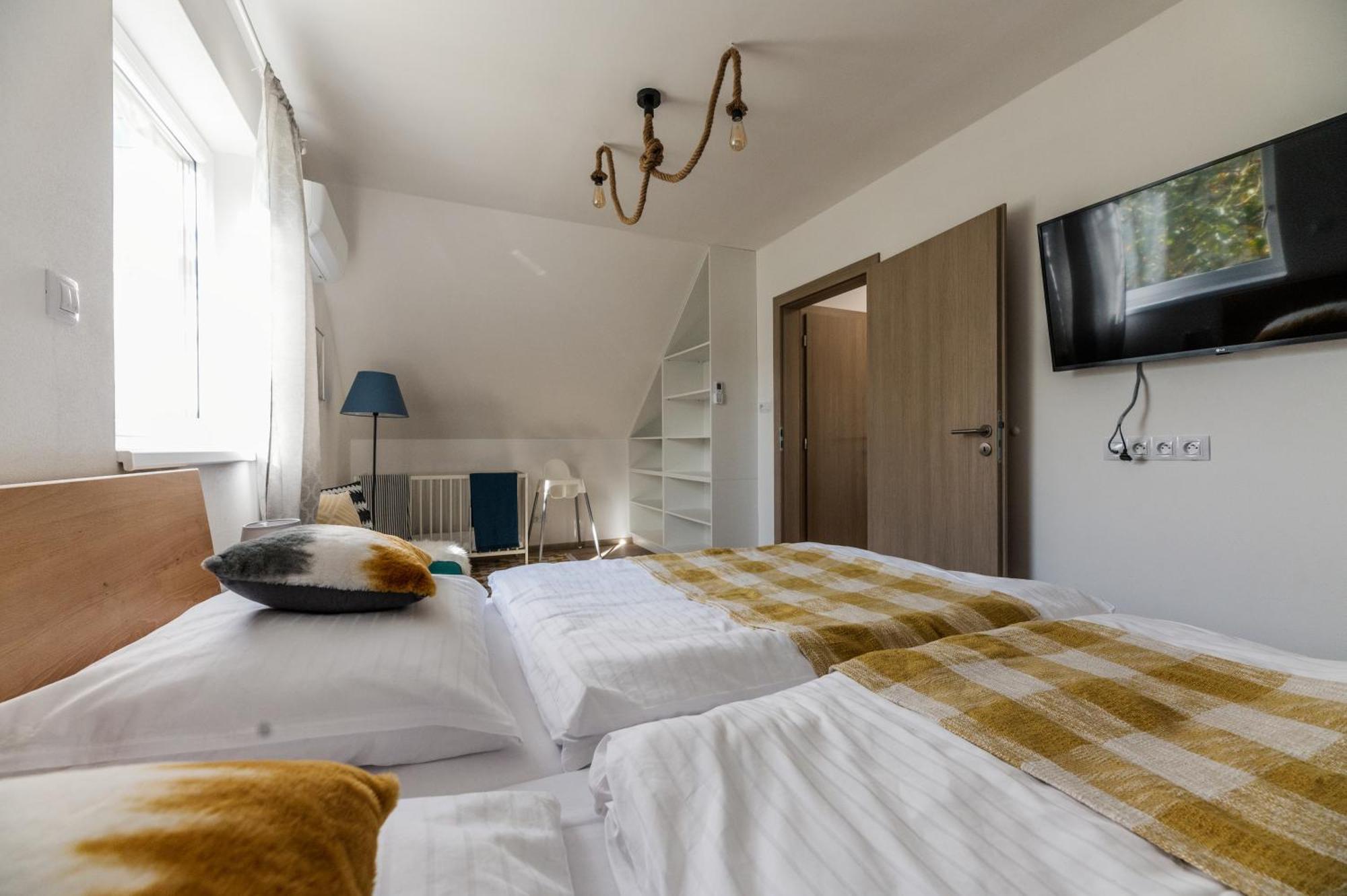 Rekreacni Dum U Jezer, Milovice 6 Villa Exterior foto