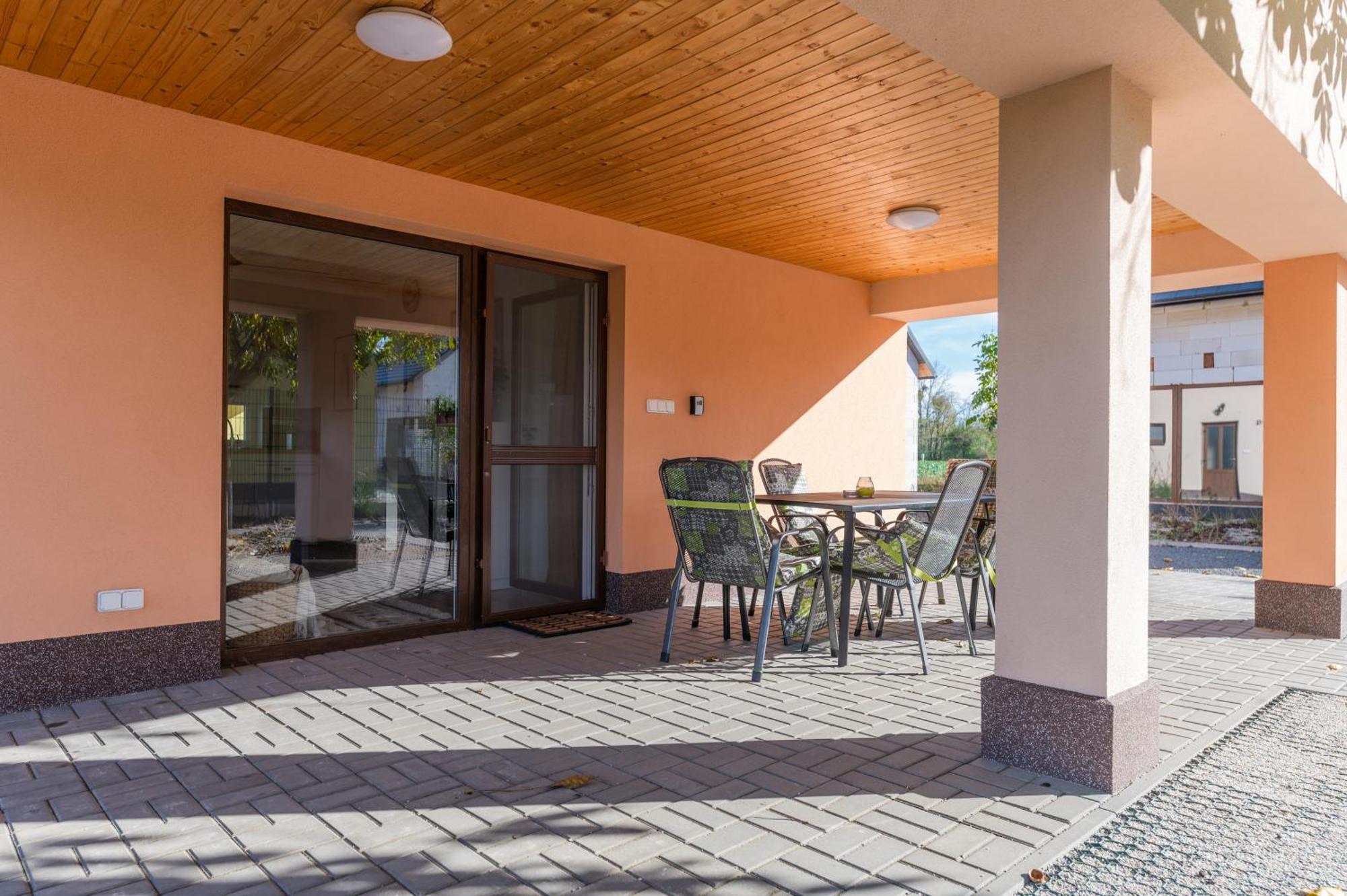 Rekreacni Dum U Jezer, Milovice 6 Villa Exterior foto