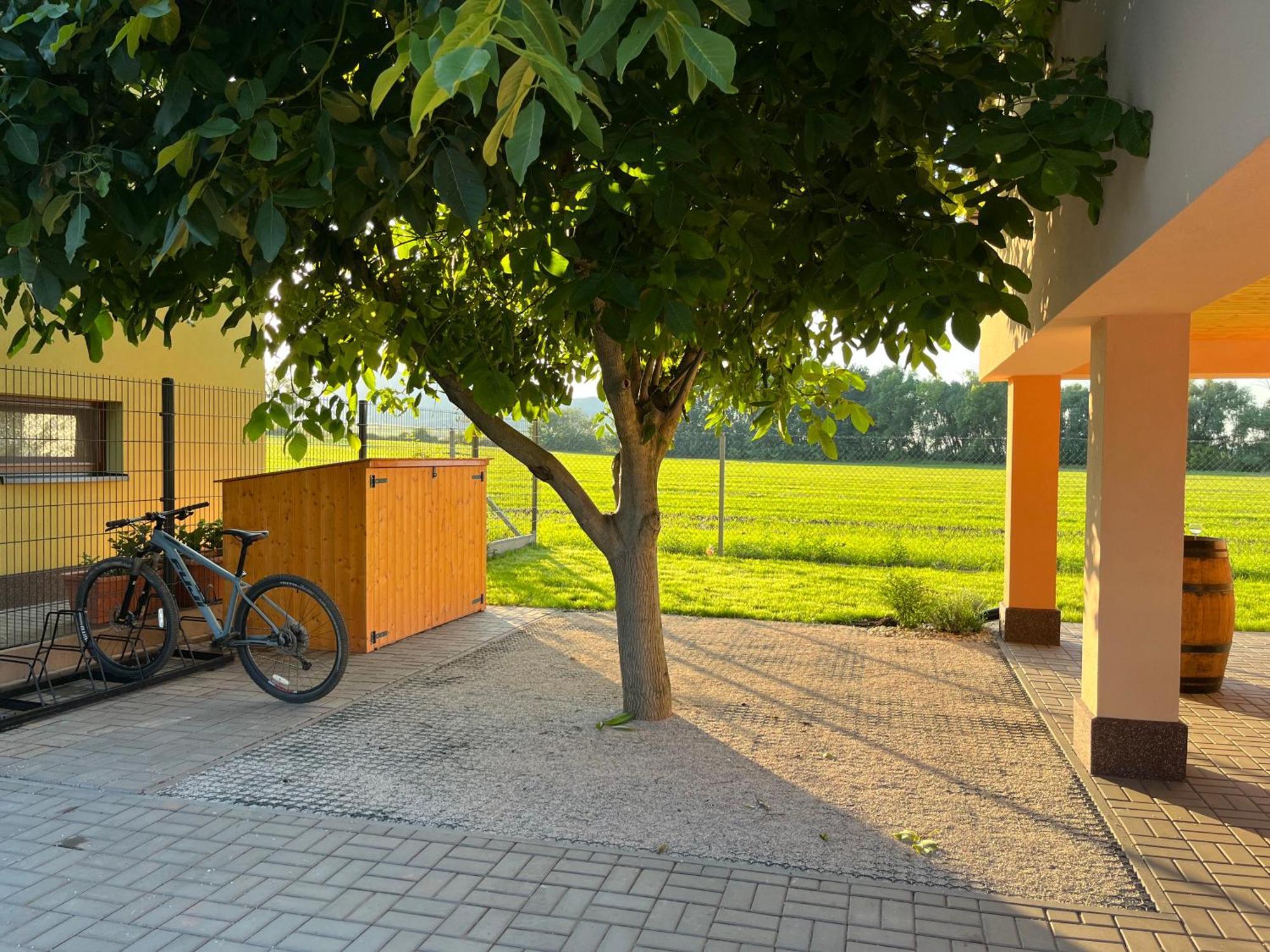 Rekreacni Dum U Jezer, Milovice 6 Villa Exterior foto